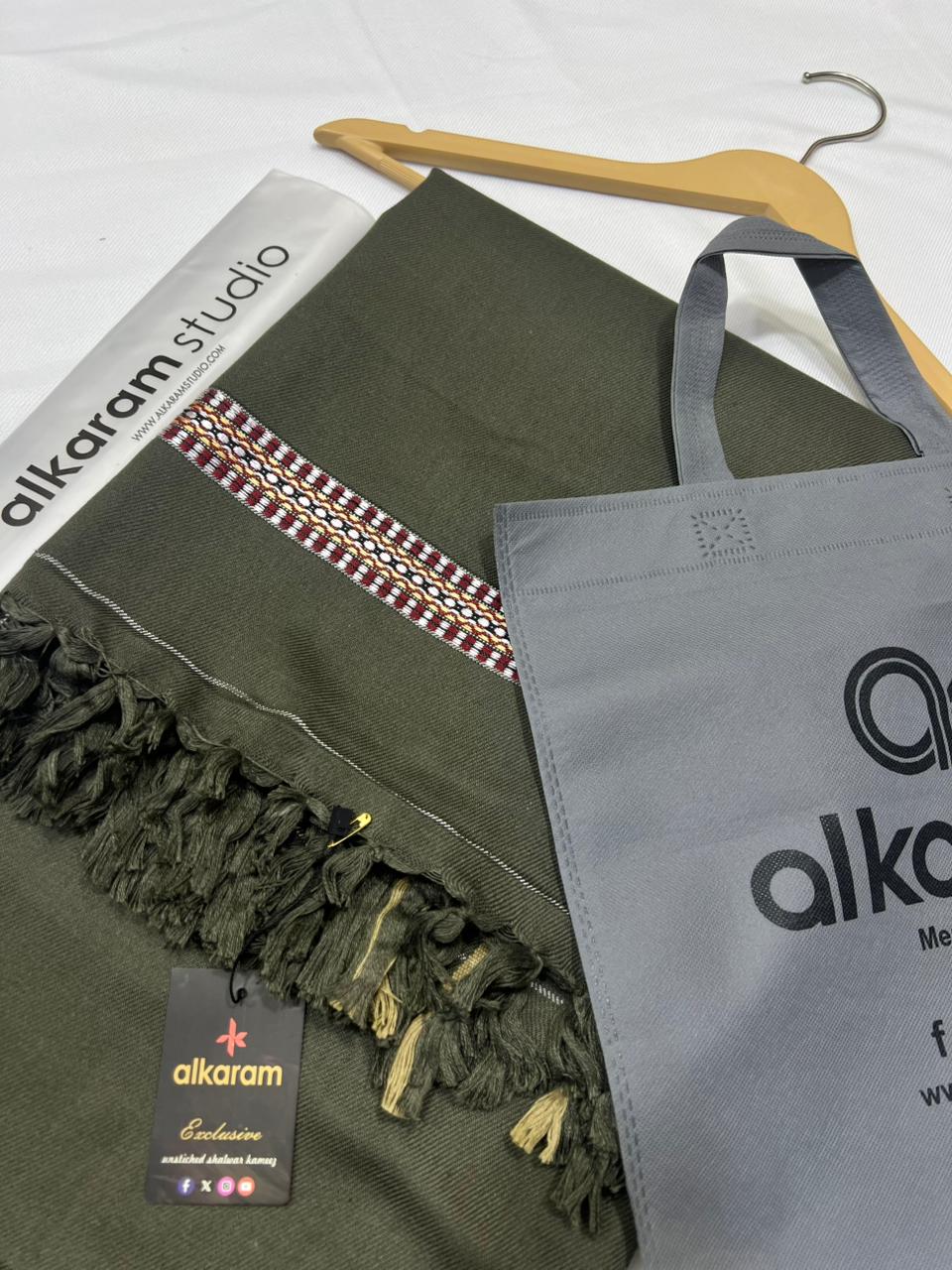 Alkaram Gents Shawl (D-6)