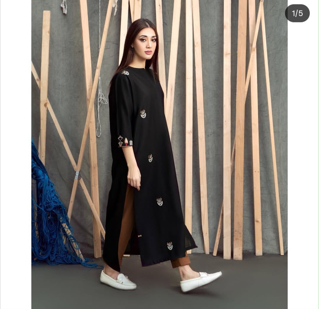 Embroidered Lawn 2Pcs D-62