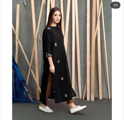 Embroidered Lawn 2Pcs D-62