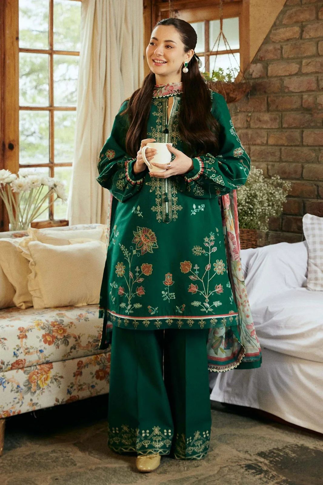 Embroidery Lawn 3 Pcs D-21