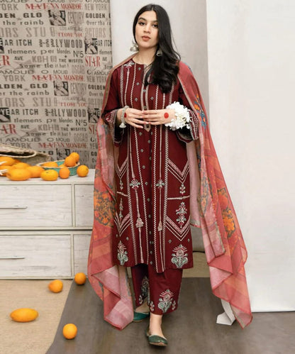 Embroidery Lawn 3 Pcs D-24