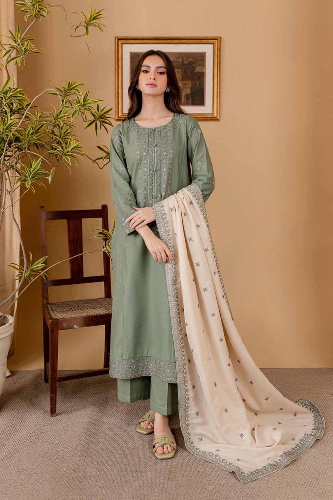 Embroidery Lawn 3 Pcs D-25