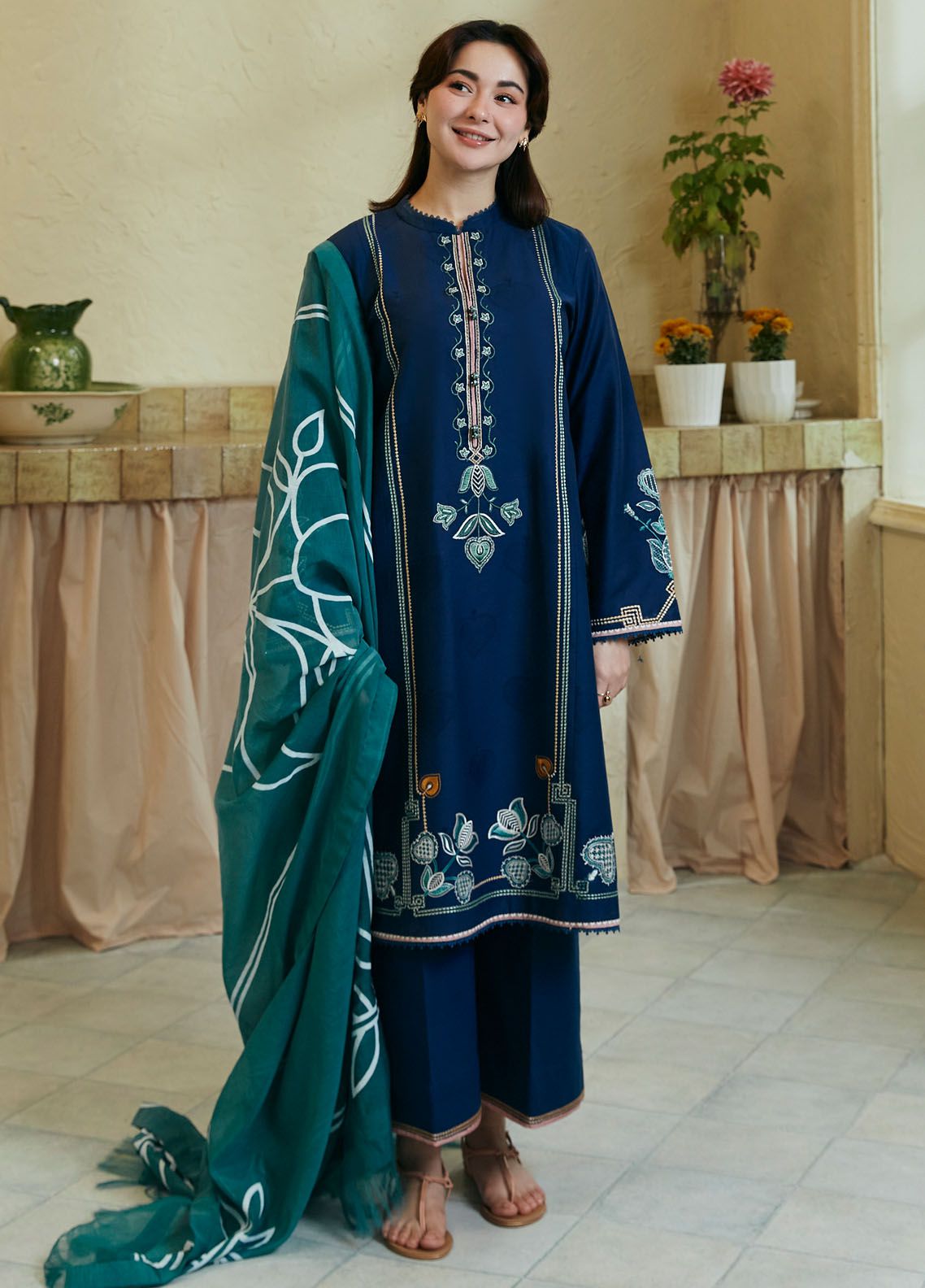 Embroidery Lawn 3 Pcs D-48