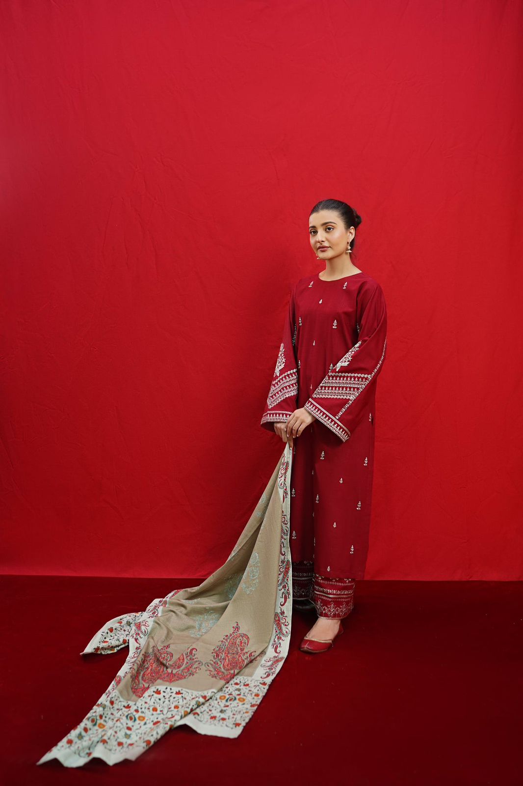 Embroidery Lawn 3 Pcs D-61