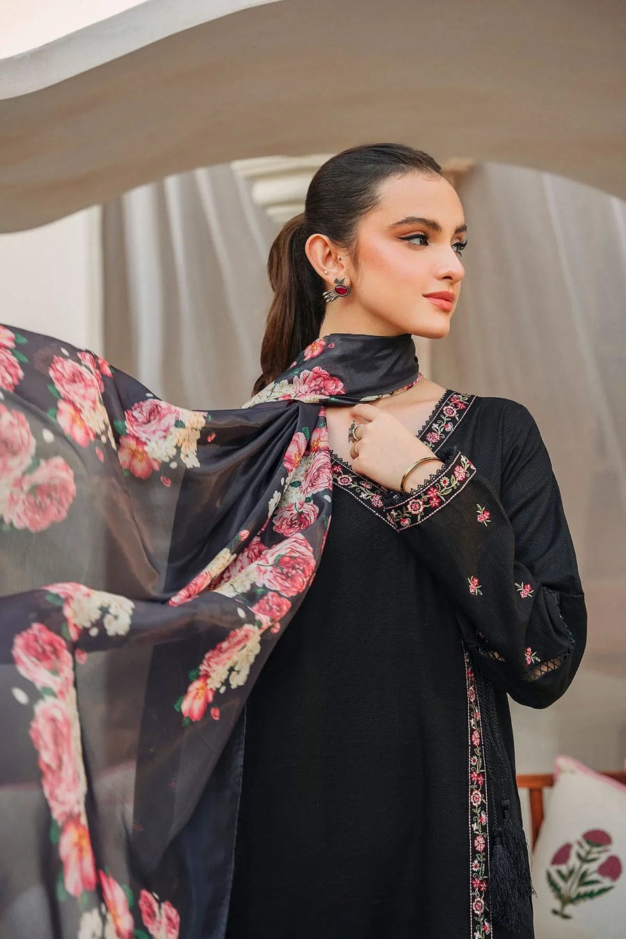 Embroidery Lawn 3 Pcs D-5