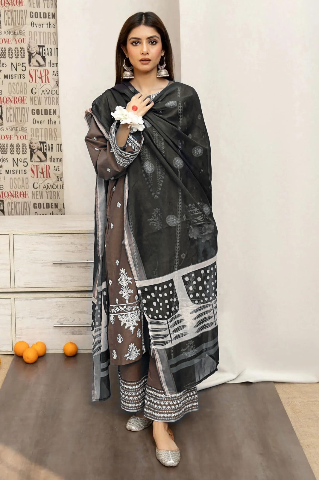 Embroidery Lawn 3 Pcs D-4