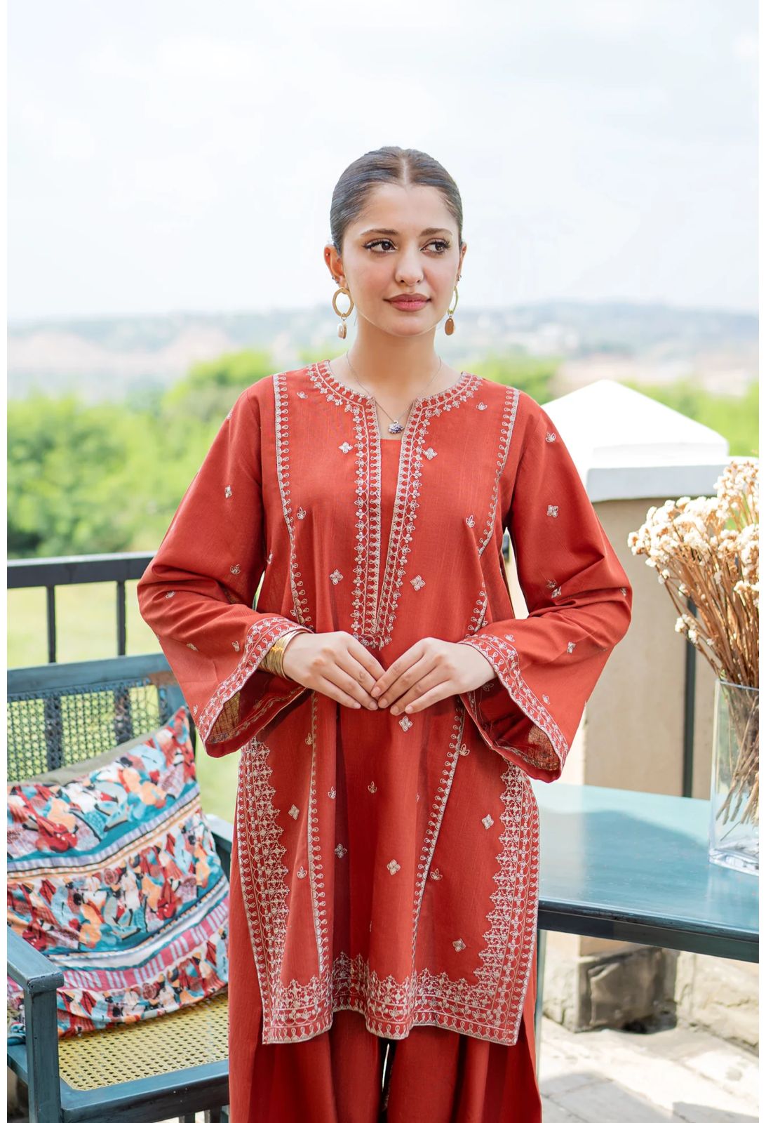 Embroidered Lawn 2Pcs D-4