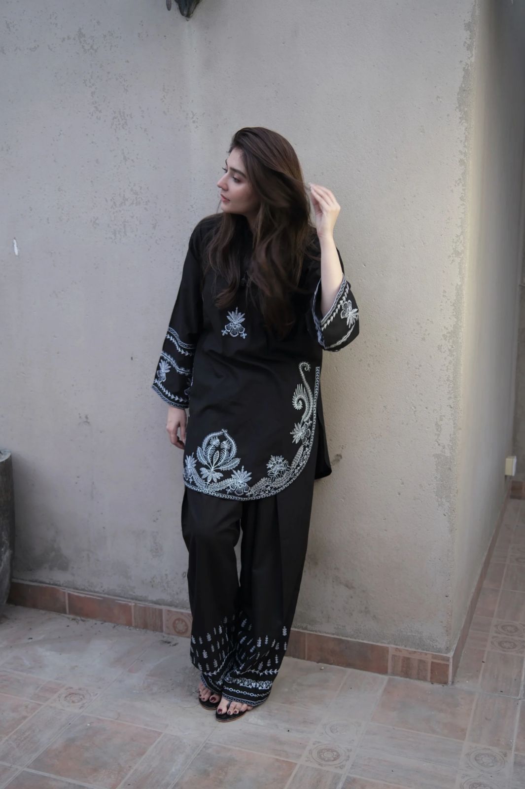 Embroidered Lawn 2Pcs D-52