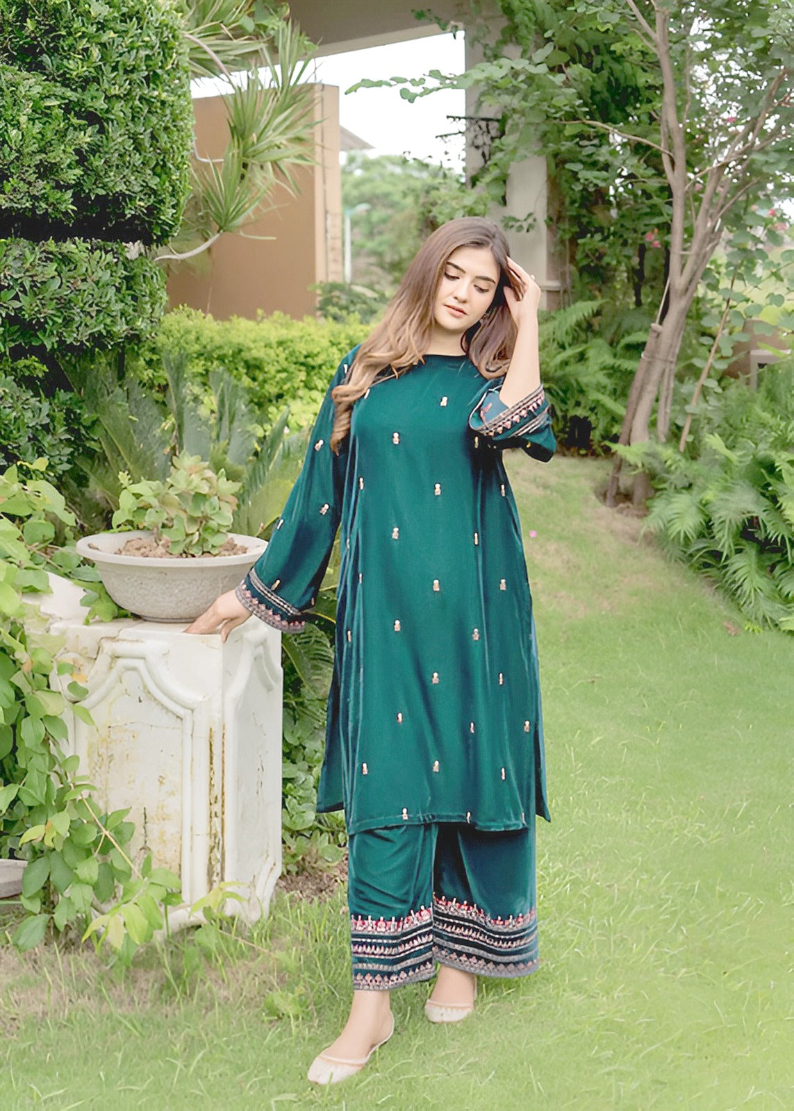 Embroidered Lawn 2Pcs D-61